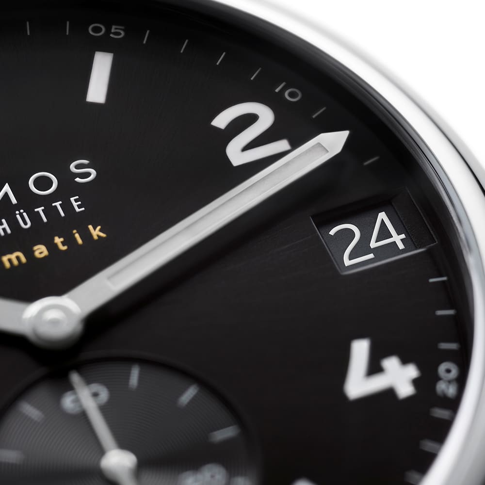 juwelier-weinmayr-nomos-club-sport-neomatik-schwarz-1000-1000