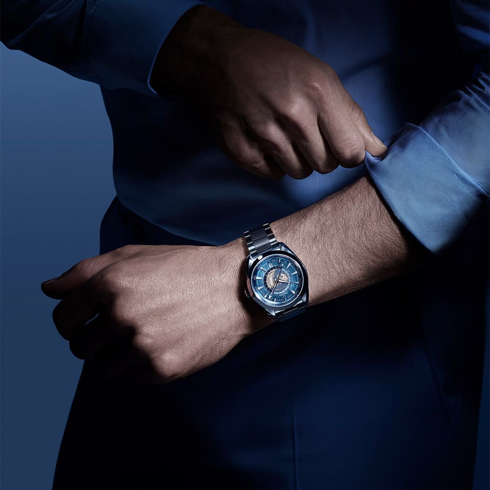 juwelier-weinmayr-omega-summer-blue-aqua-terra-worltimer-220-10.43.22.03.002-1000x1000-1