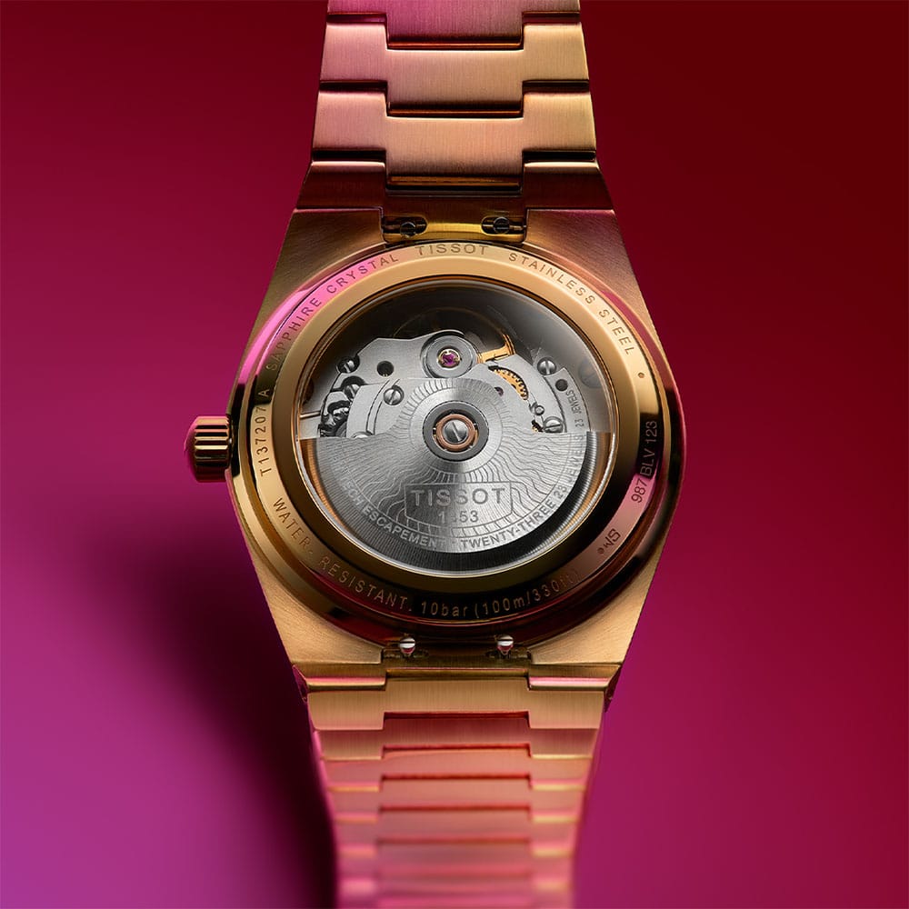 1_Tissot_PRX35-Auto_Gold_T137_207_33_021_00_IceBlue_T137_207_11_351_00_Lifestyle_2