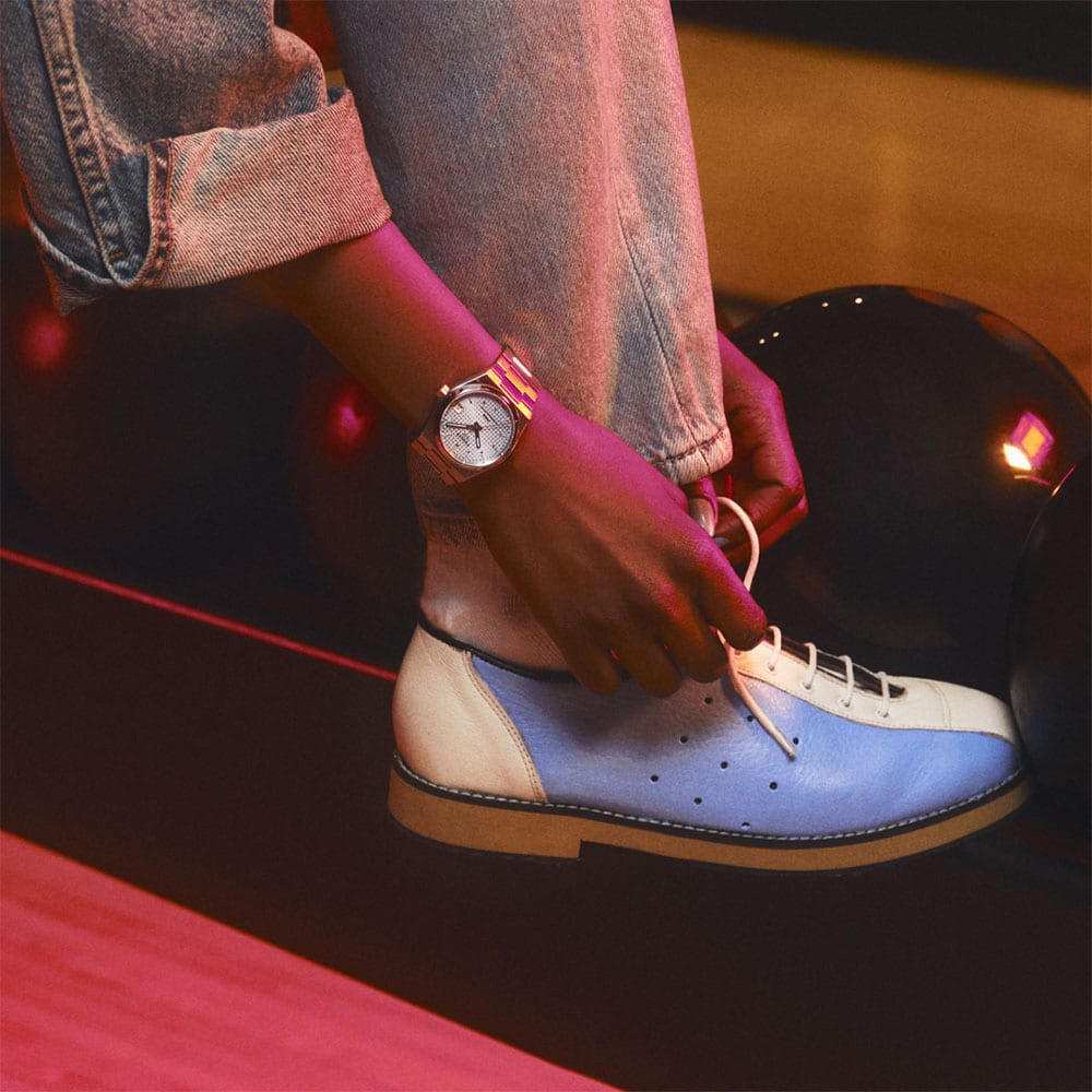4_Tissot_PRX35-Auto_Gold_T137_207_33_021_00_IceBlue_T137_207_11_351_00_Lifestyle_5