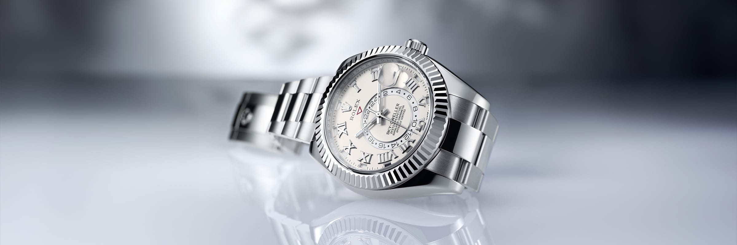 Rolex Sky-Dweller Certified Pre-Owned mit 42 mm von 2023 – Die Sky-Dweller – für Weltreisende konzipiert.